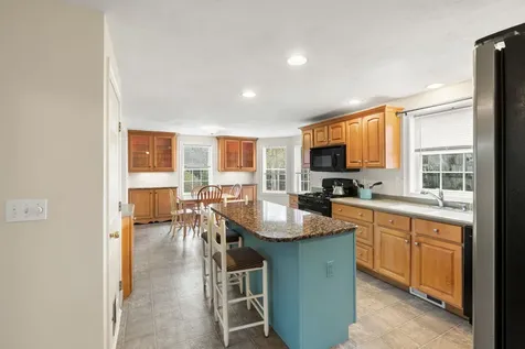 63 Dexter Street Nashua NH 03060