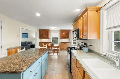 63 Dexter Street Nashua NH 03060