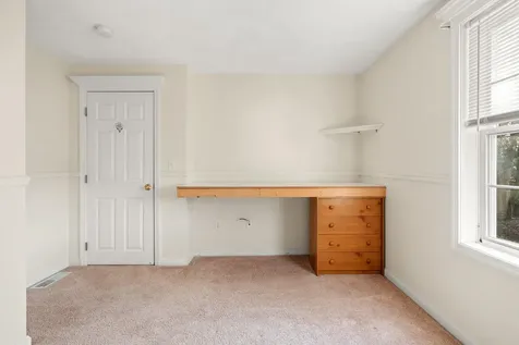 63 Dexter Street Nashua NH 03060