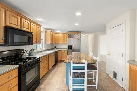 63 Dexter Street Nashua NH 03060