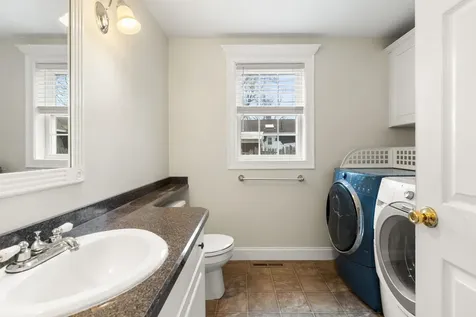 63 Dexter Street Nashua NH 03060