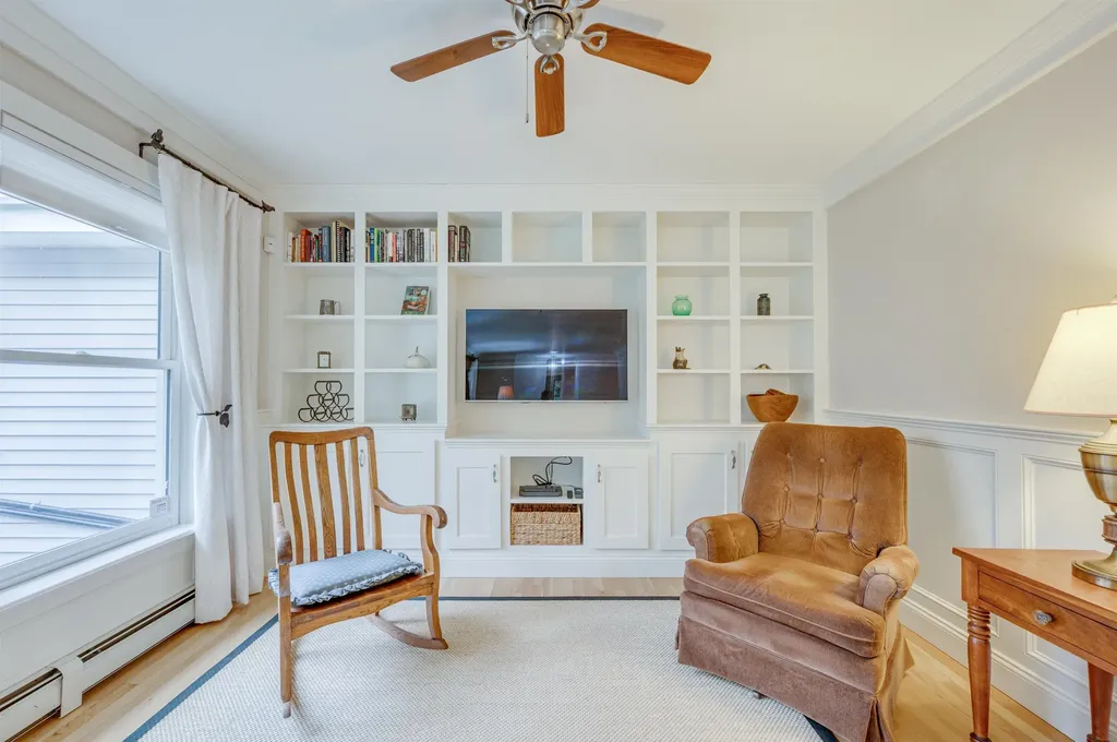 27 Pipers Glen New London NH 03257