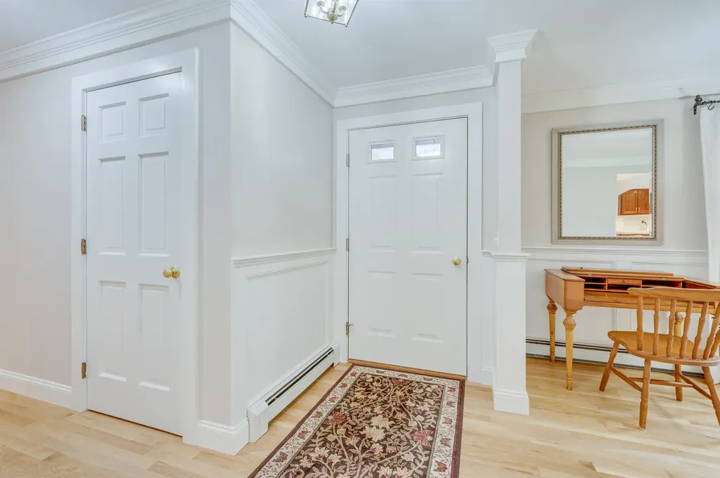 27 Pipers Glen New London NH 03257
