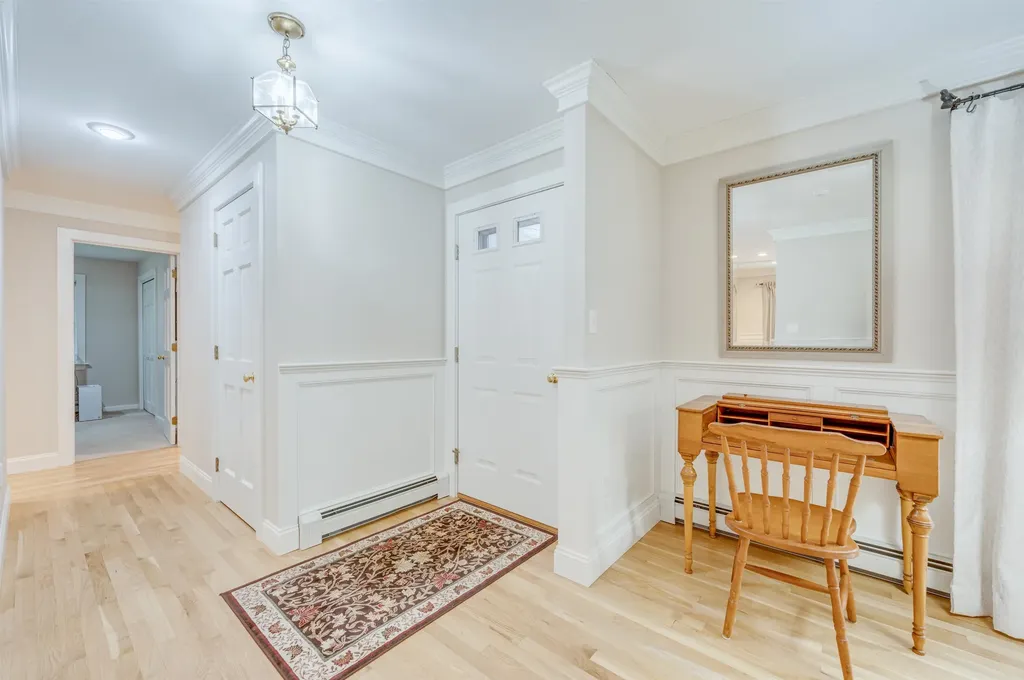 27 Pipers Glen New London NH 03257