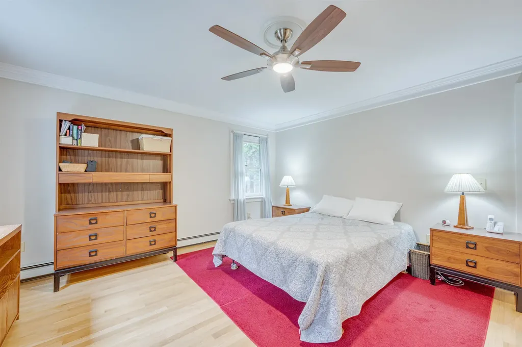 27 Pipers Glen New London NH 03257