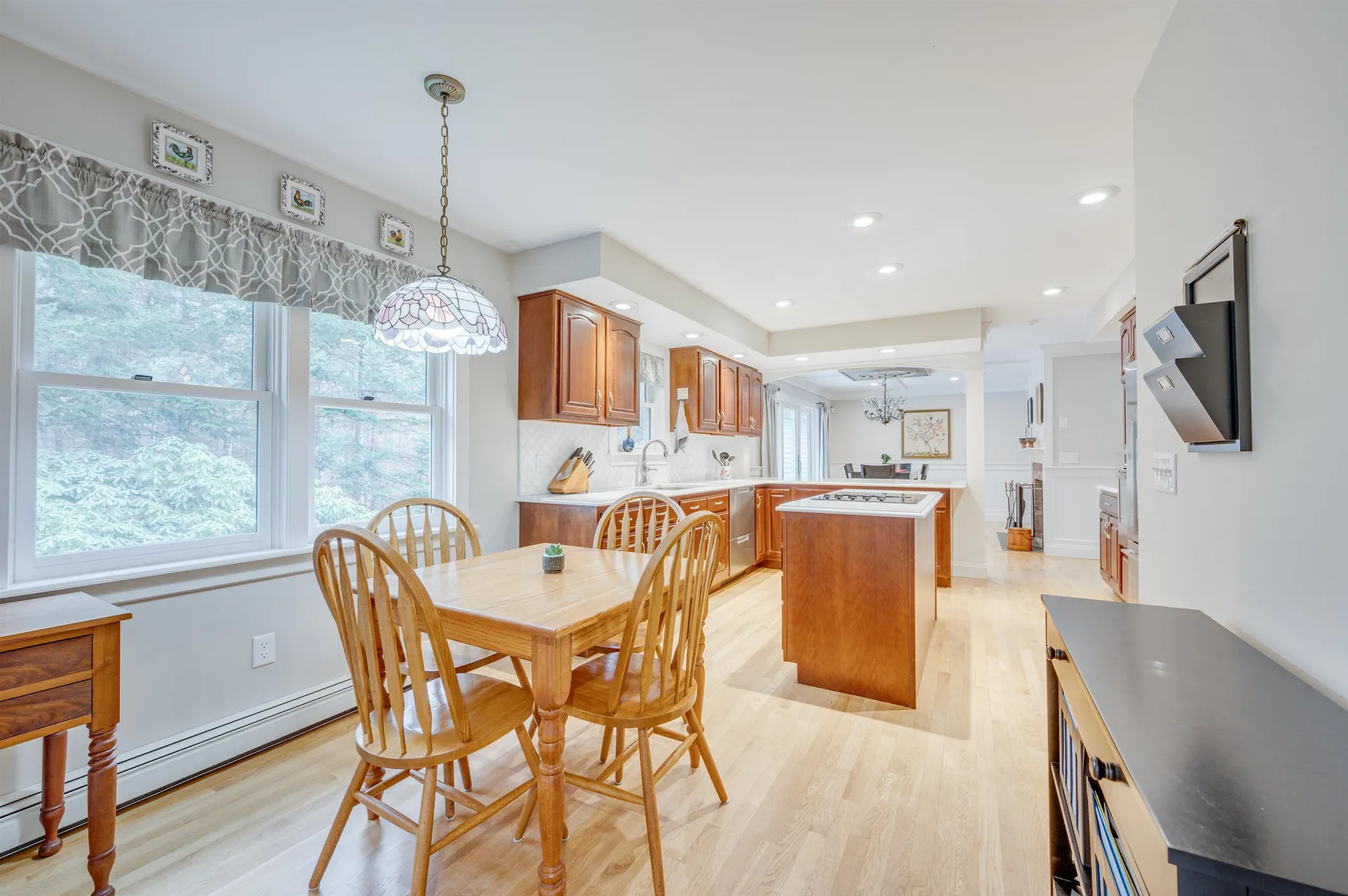 27 Pipers Glen New London NH 03257