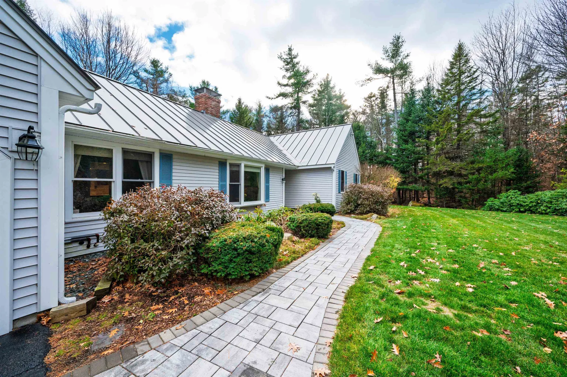 27 Pipers Glen New London NH 03257