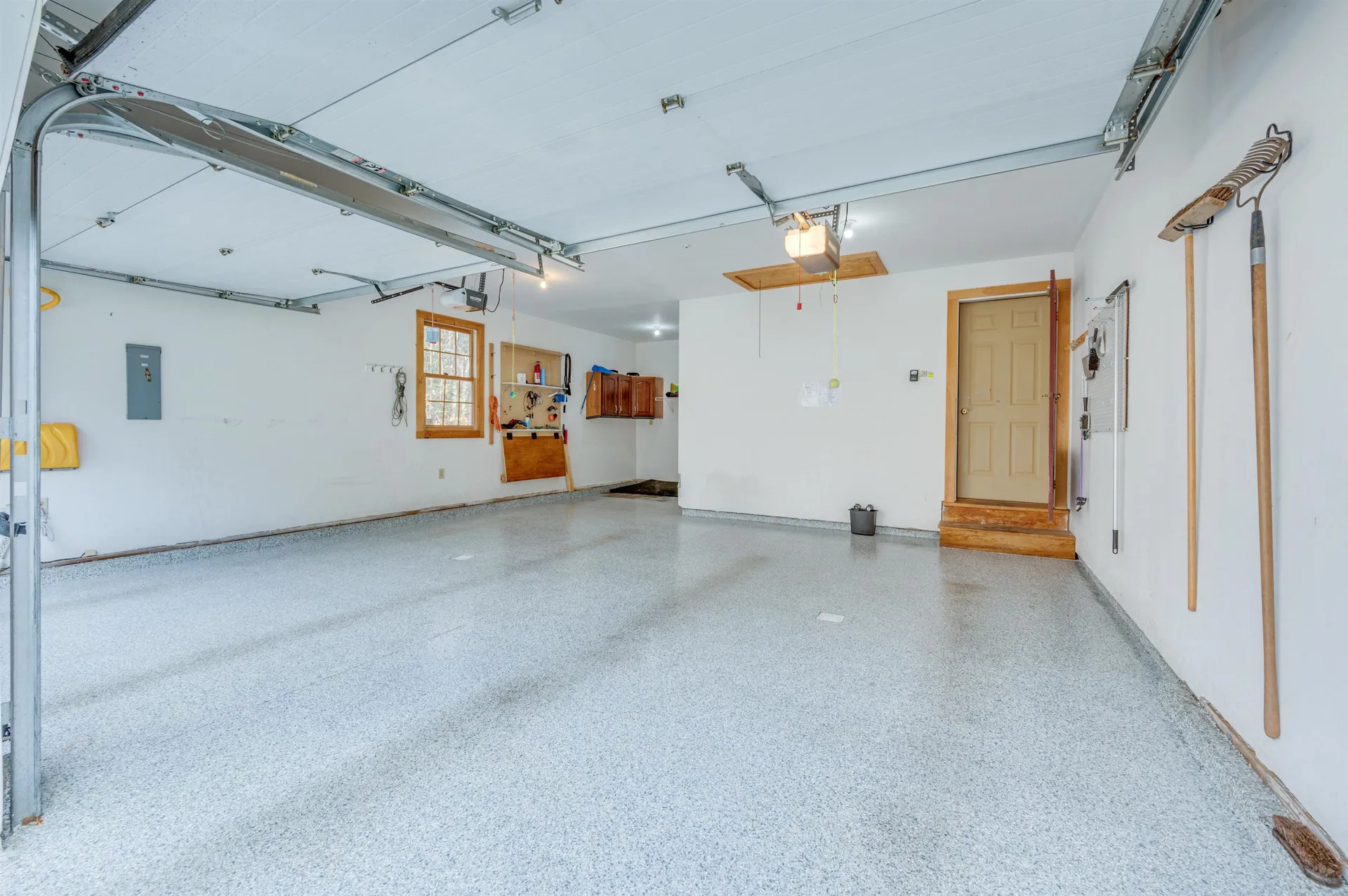 27 Pipers Glen New London NH 03257