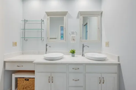 27 Pipers Glen New London NH 03257