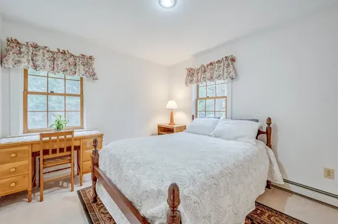 27 Pipers Glen New London NH 03257