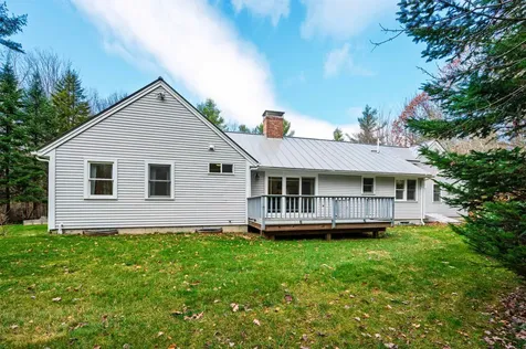 27 Pipers Glen New London NH 03257