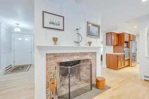 27 Pipers Glen New London NH 03257