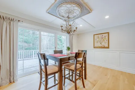 27 Pipers Glen New London NH 03257