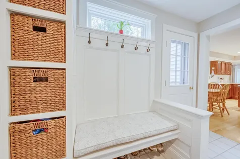 27 Pipers Glen New London NH 03257