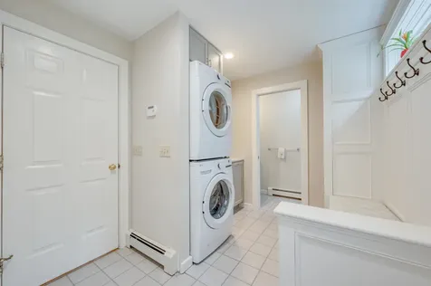 27 Pipers Glen New London NH 03257