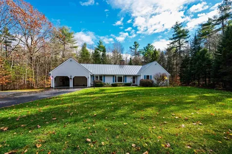 27 Pipers Glen New London NH 03257