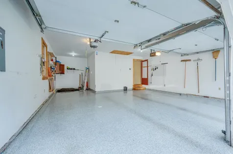 27 Pipers Glen New London NH 03257