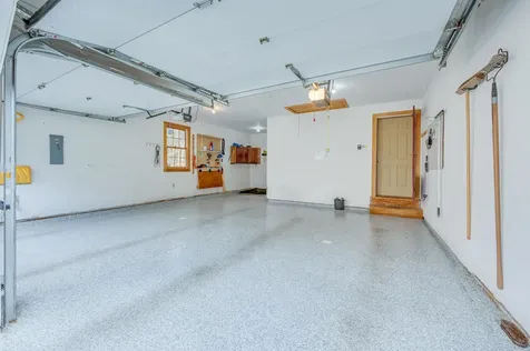 27 Pipers Glen New London NH 03257