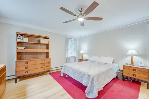 27 Pipers Glen New London NH 03257