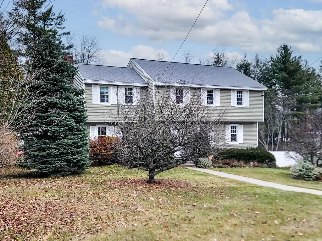 36 Hampton Drive Nashua NH 03063