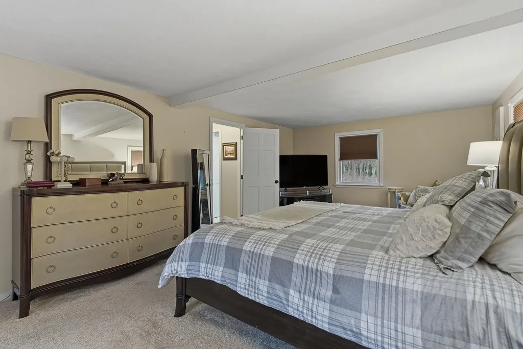 74 Speare Road Hudson NH 03051