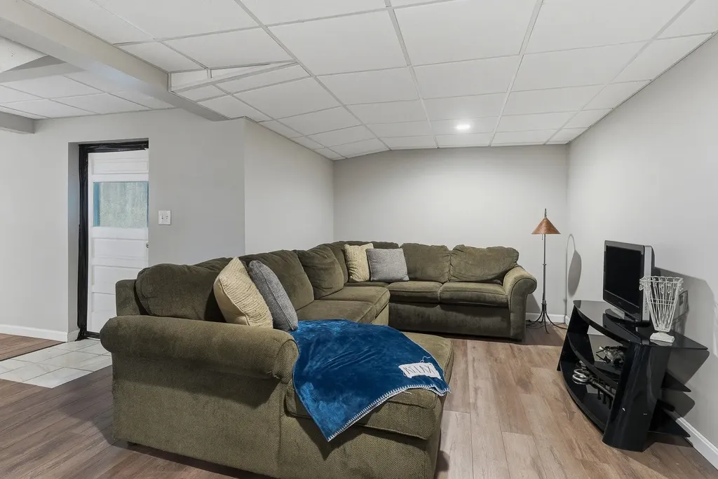 74 Speare Road Hudson NH 03051