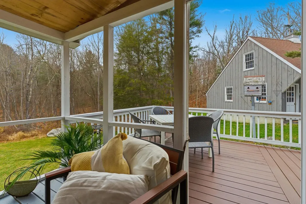 74 Speare Road Hudson NH 03051