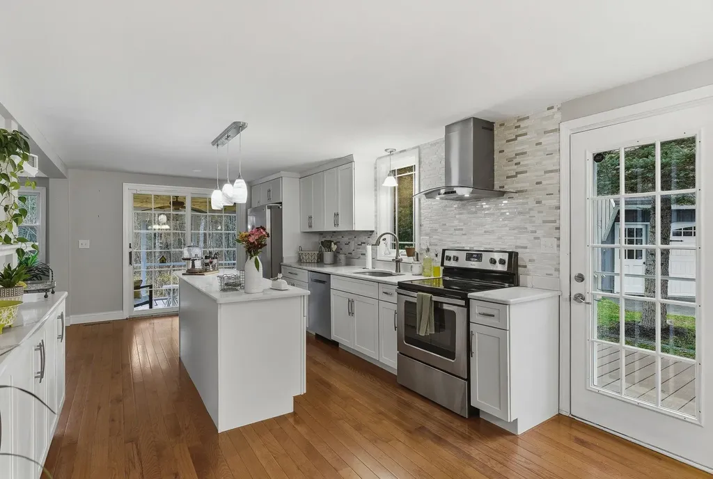 74 Speare Road Hudson NH 03051