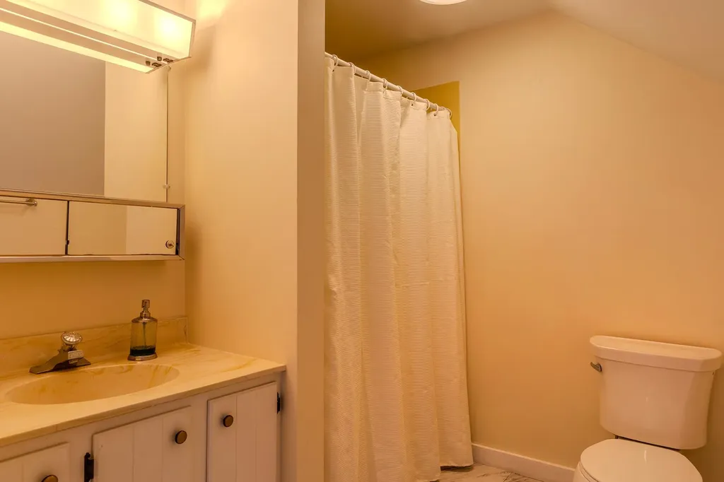 490 Barnumville Road Manchester VT 05255