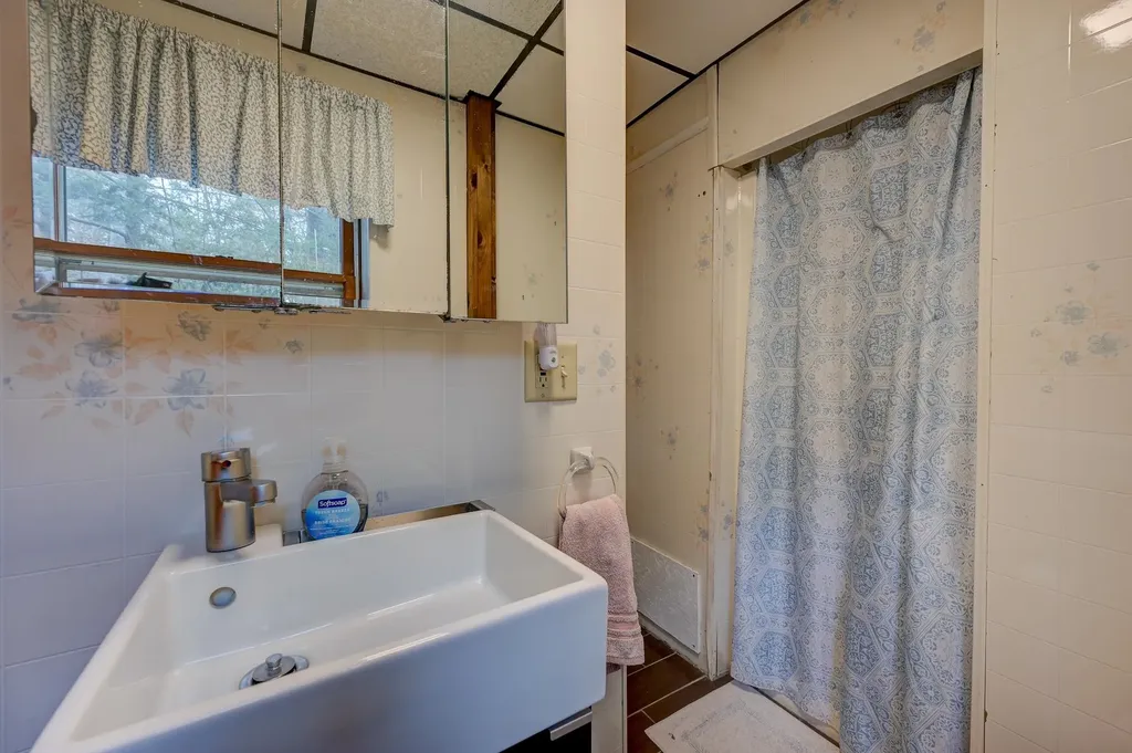 30 Middle Shore Drive Madison NH 03849