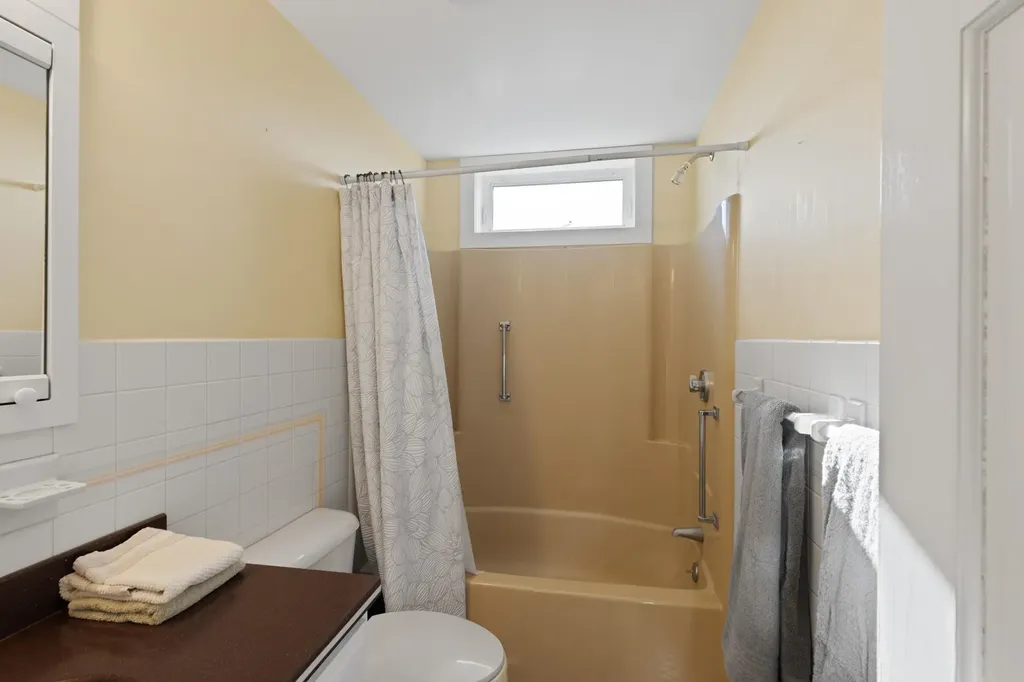 1643 Ocean Boulevard Rye NH 03870