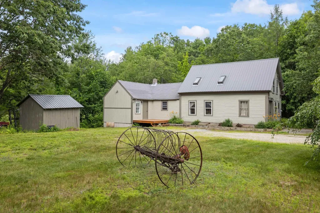 18 Cilleyville Road Andover NH 03216