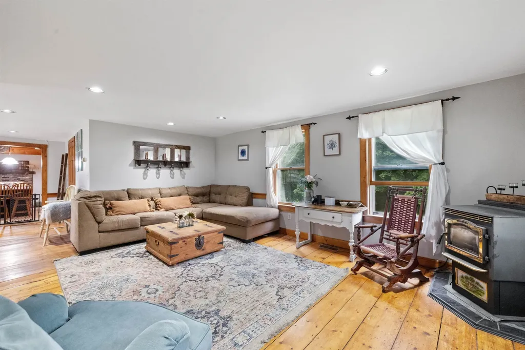 18 Cilleyville Road Andover NH 03216