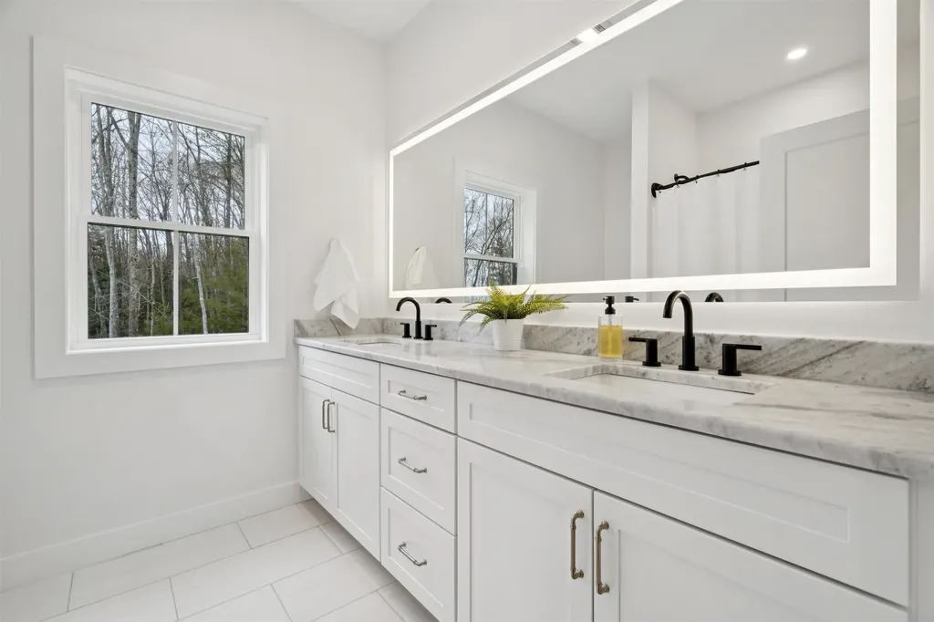 103 Temple Road Sharon NH 03458