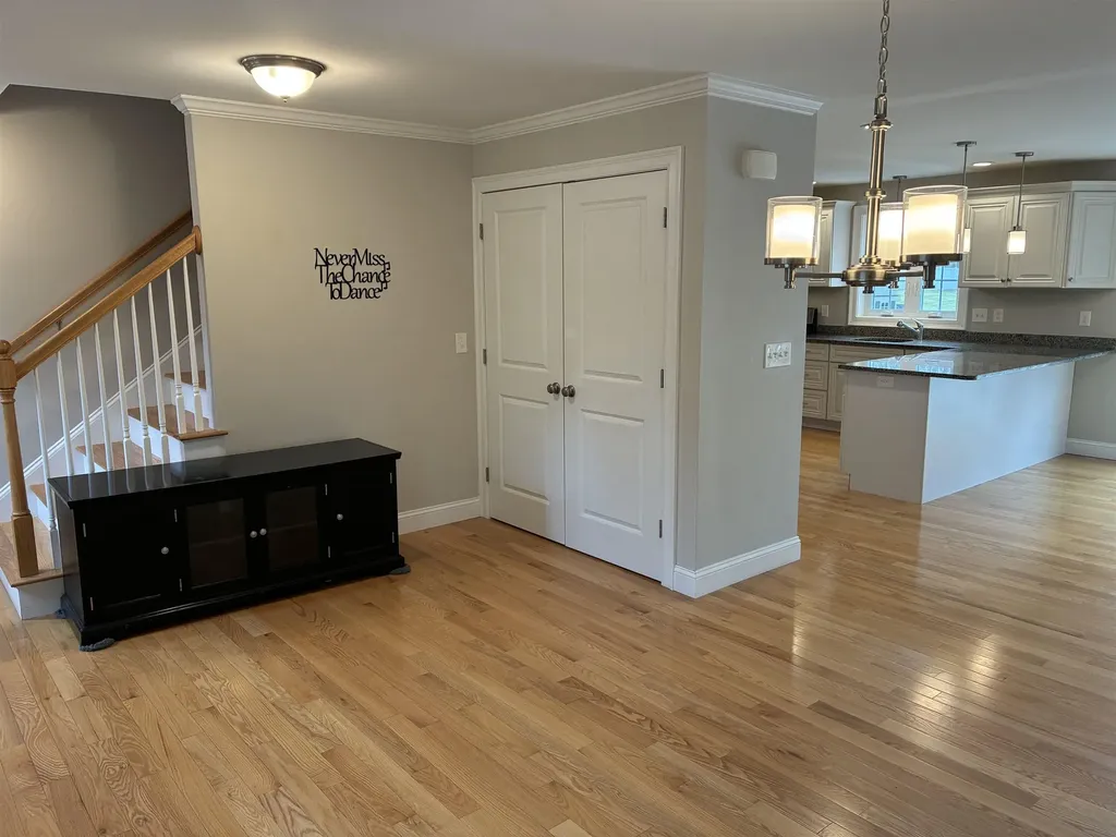 5 Sheldon Road Derry NH 03038