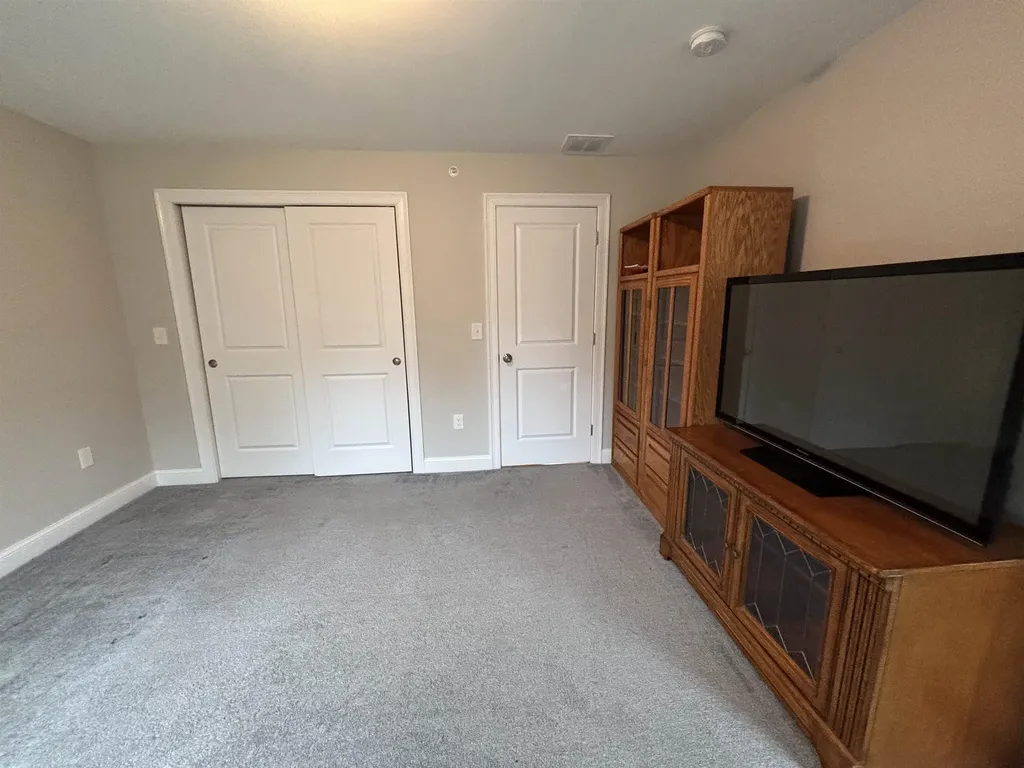 5 Sheldon Road Derry NH 03038