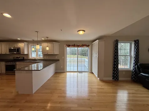 5 Sheldon Road Derry NH 03038