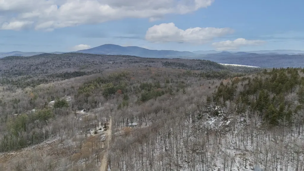 163 Quaker Path Wilmot NH 03287