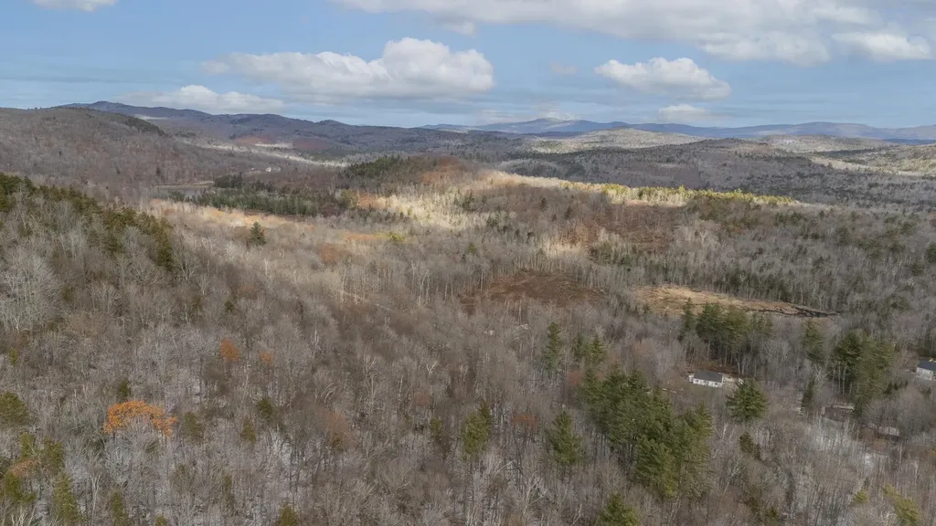 163 Quaker Path Wilmot NH 03287