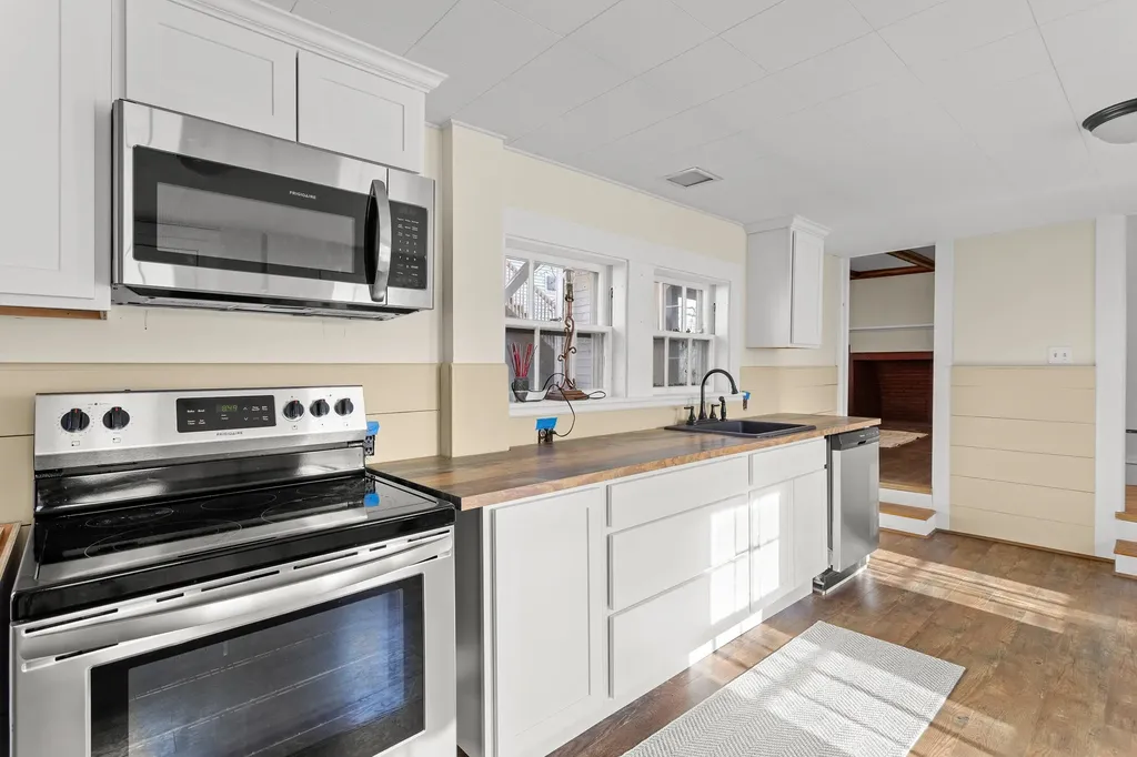 80 Lafayette Road Hampton Falls NH 03844