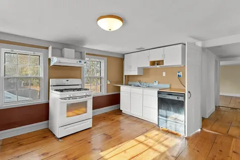 80 Lafayette Road Hampton Falls NH 03844