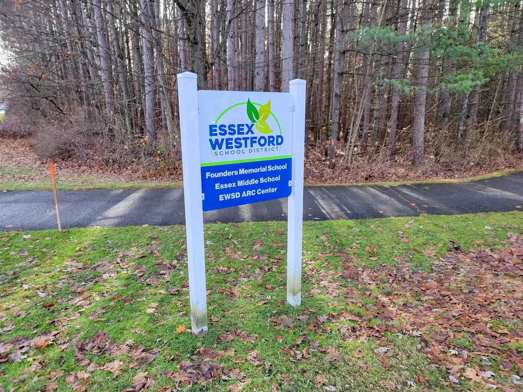 43 Tanglewood Drive Essex VT 05452