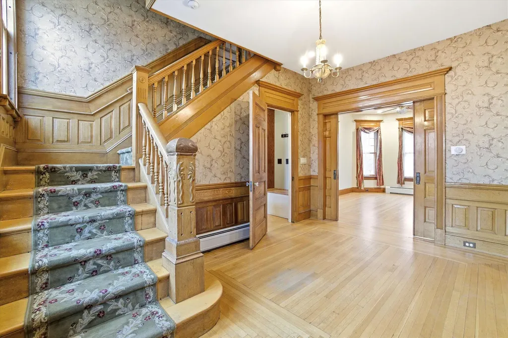 631 Lake Avenue Manchester NH 03103