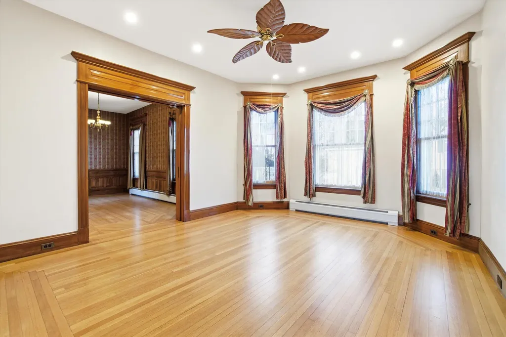 631 Lake Avenue Manchester NH 03103