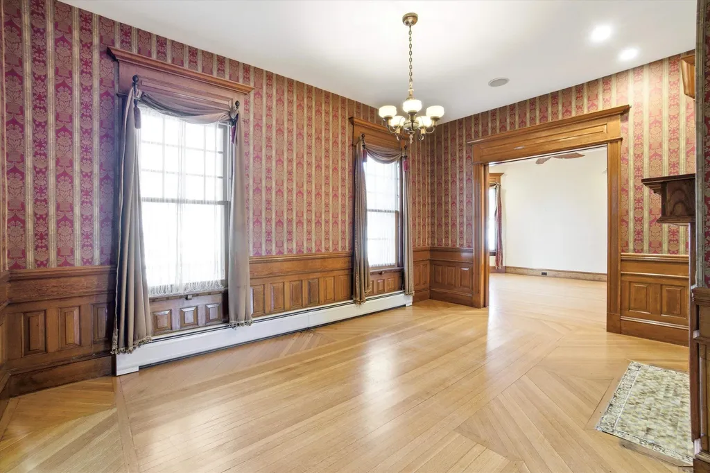 631 Lake Avenue Manchester NH 03103