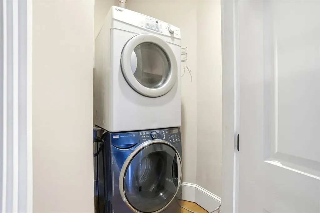 631 Lake Avenue Manchester NH 03103