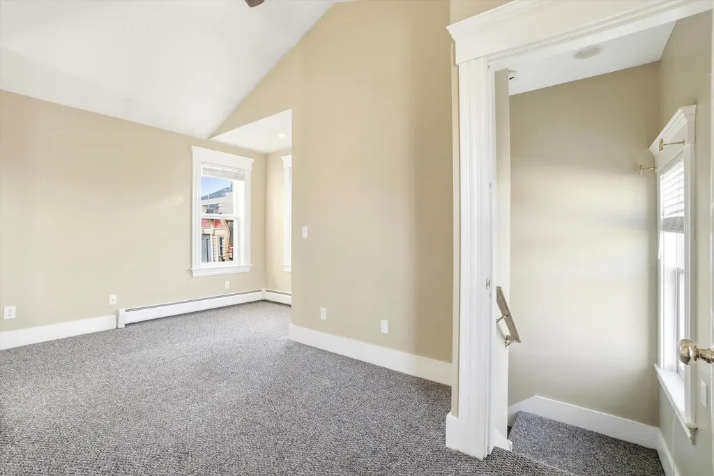 631 Lake Avenue Manchester NH 03103