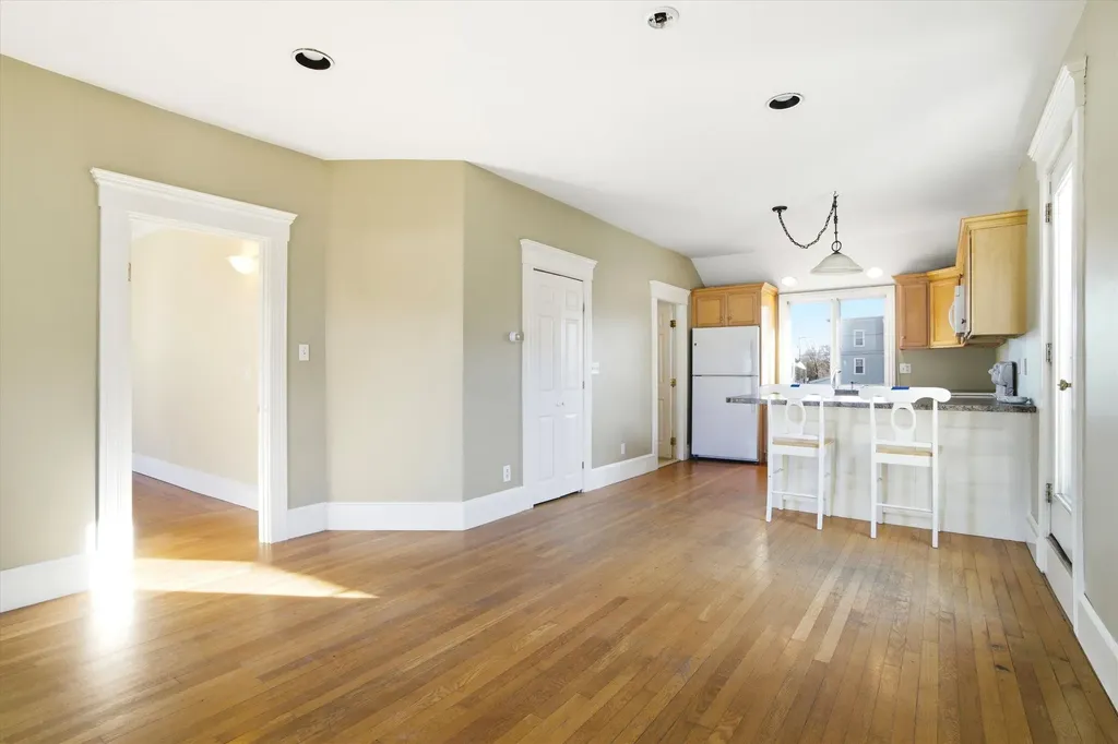 631 Lake Avenue Manchester NH 03103