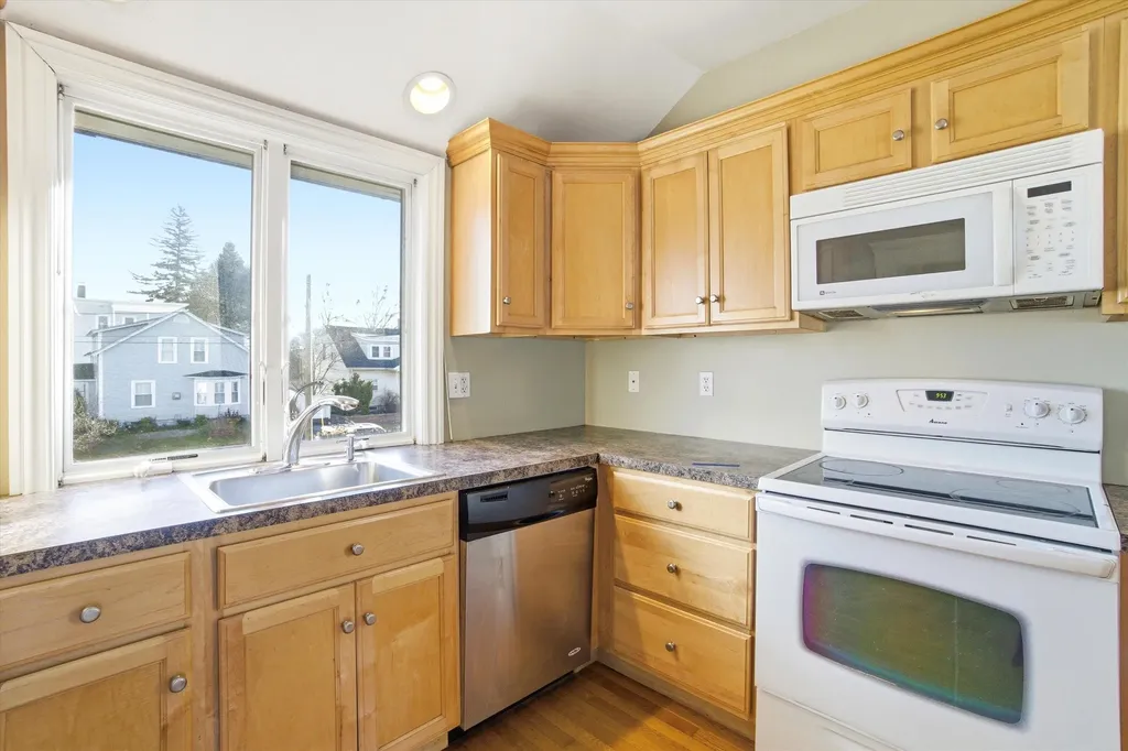 631 Lake Avenue Manchester NH 03103