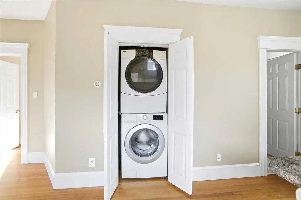 631 Lake Avenue Manchester NH 03103